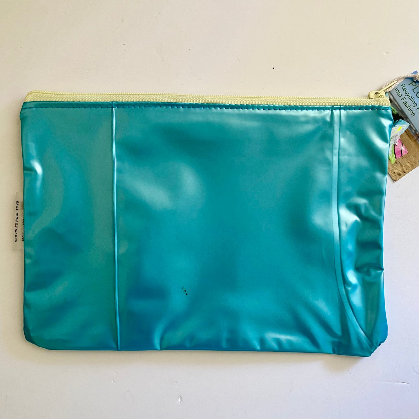 Wet Bag Medium, Dry Bag, Zippered Pouch - Recycled inflatables