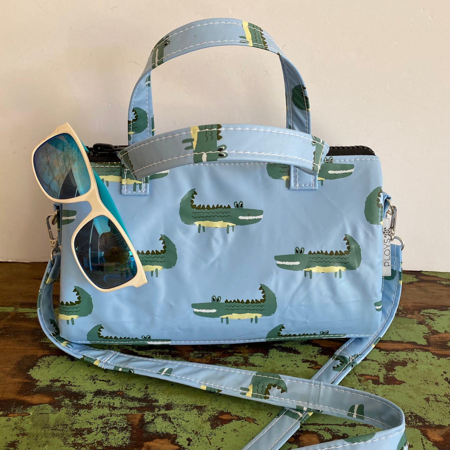 Eco Handbags – Sustainable and Retro Style Hand Bag Made from Upcycled Pool Inflatables