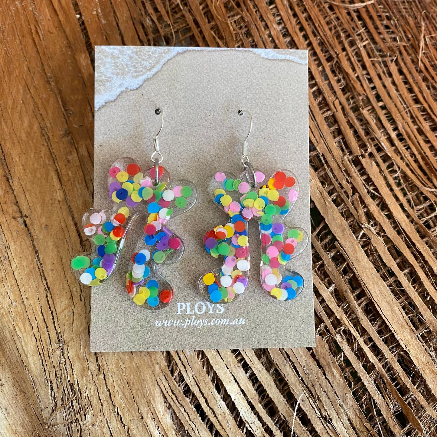 Earrings from micro plastics