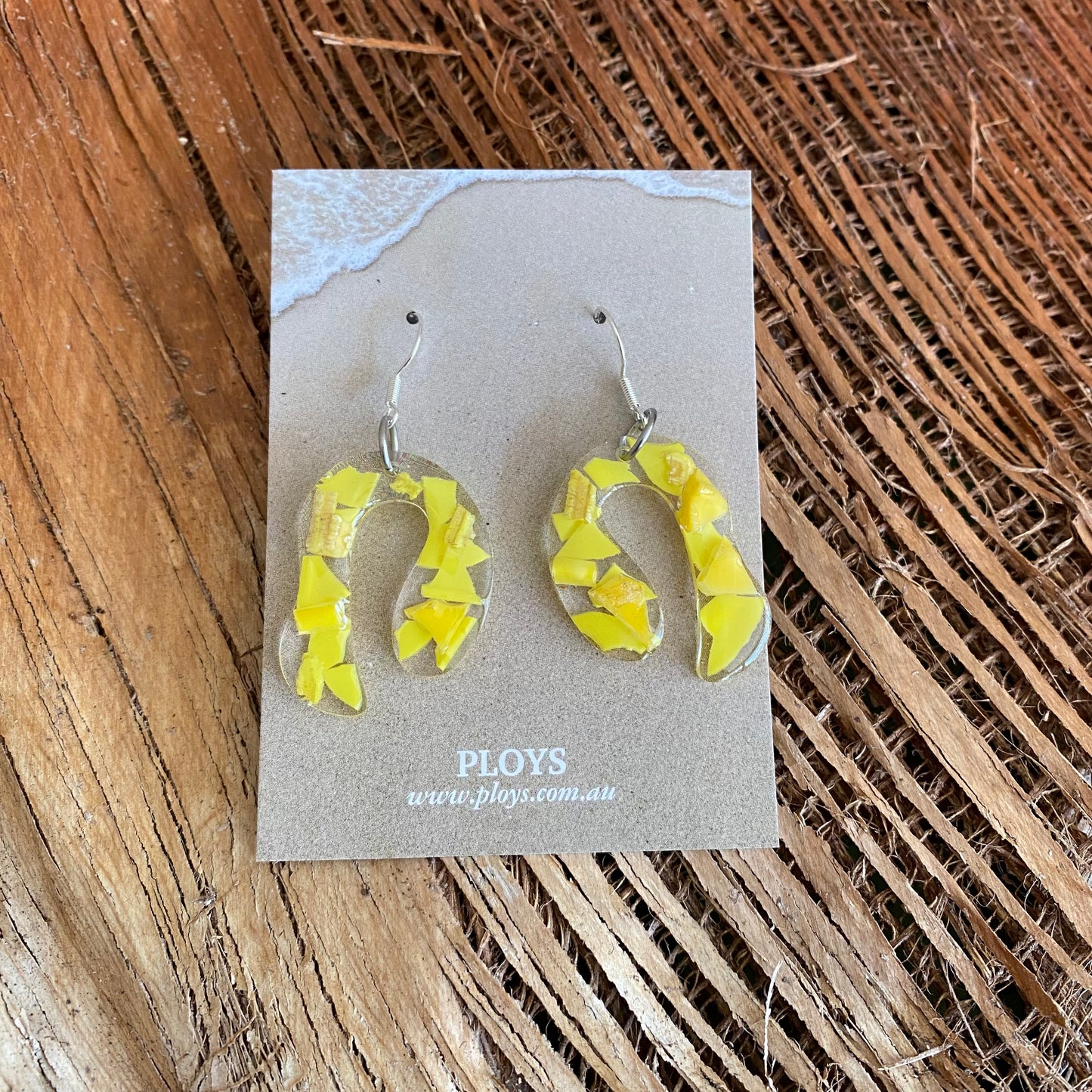 Earrings from micro plastics