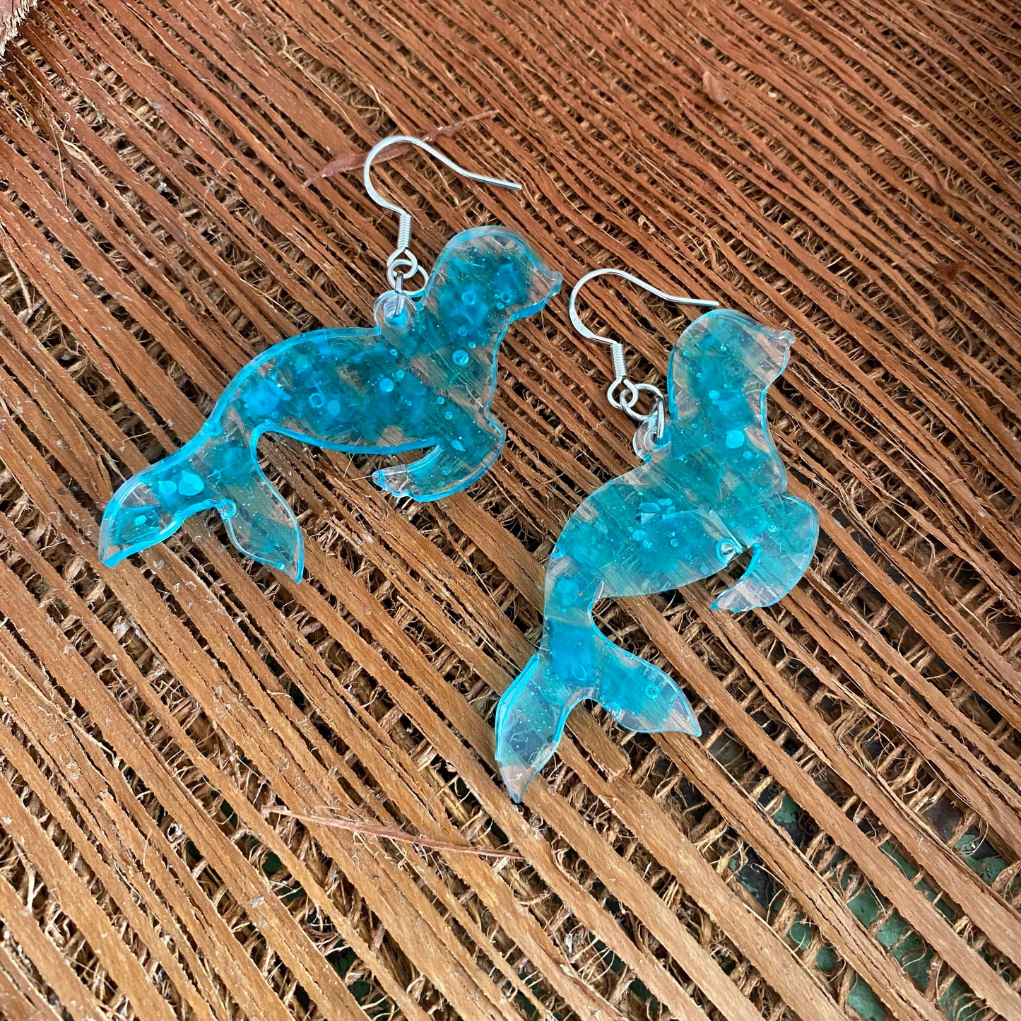 Earrings from micro plastics