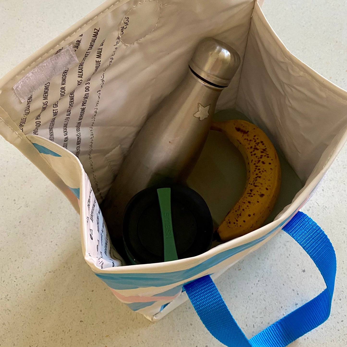 Lunch Bags insulated – Eco-Friendly Lunch Bag Made from Upcycled Pool Inflatables and Ice Blankets