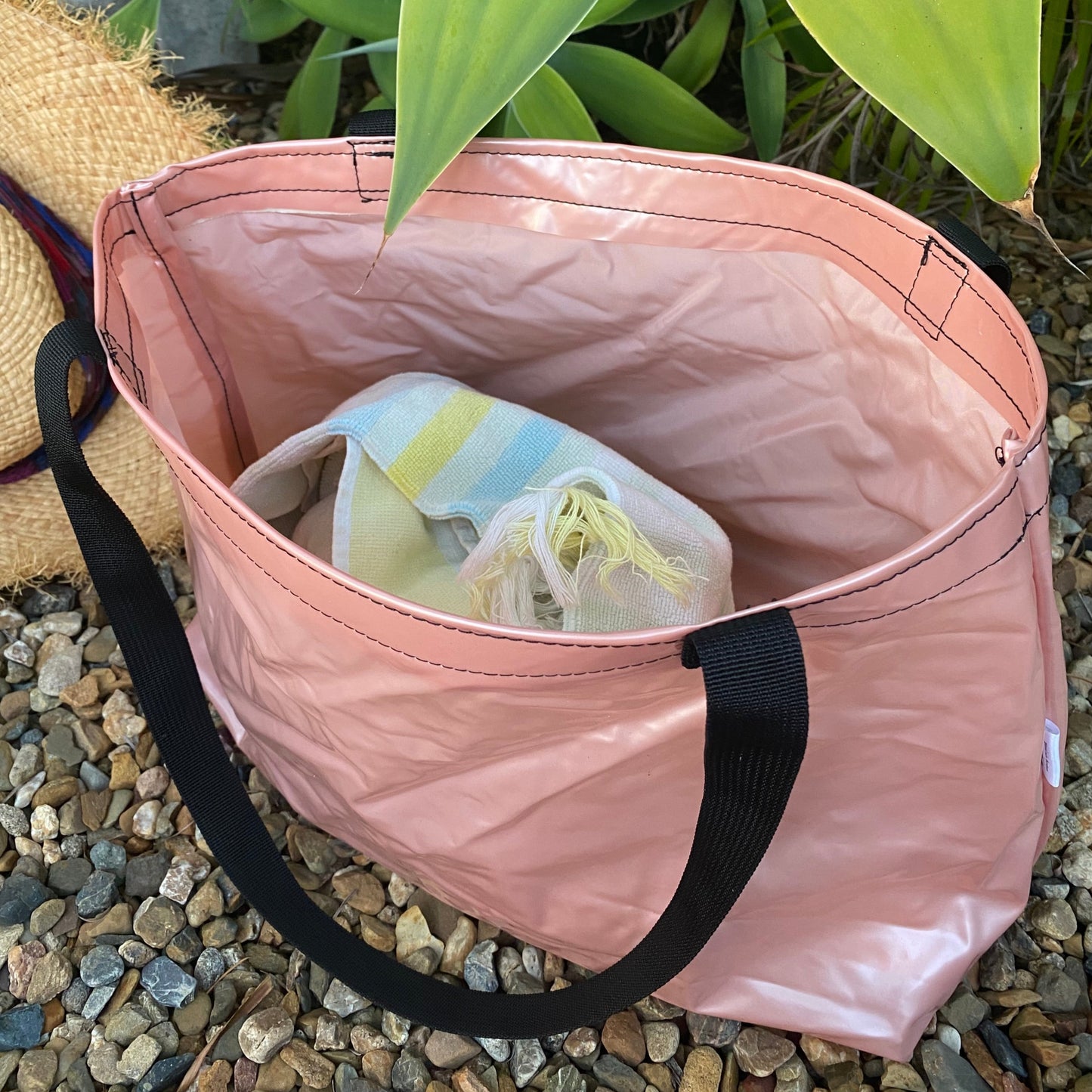 Carry-All Beach Bag Medium – Sustainable Tote Made from Upcycled Pool Inflatables | Eco-Friendly Waterproof Bag