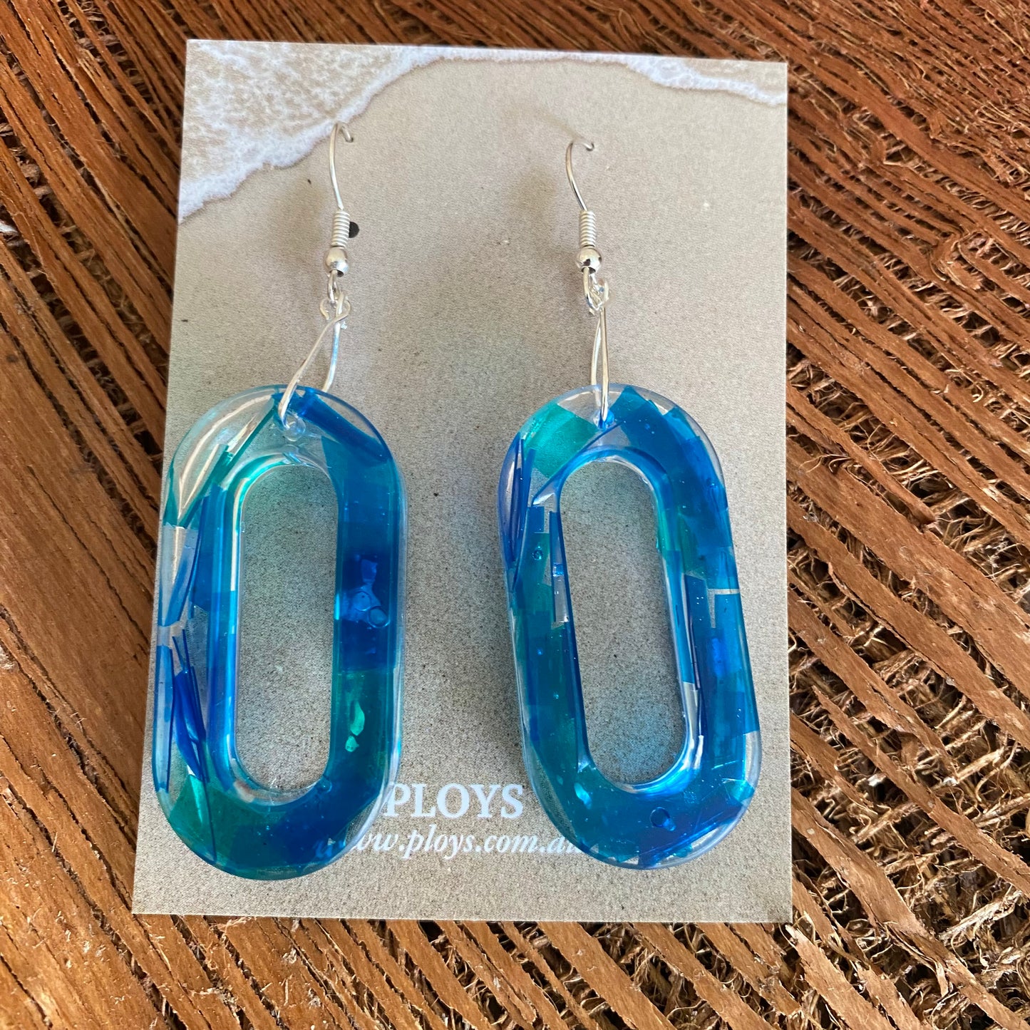 Earrings from micro plastics