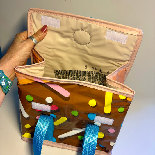 Lunch box bag waterproof and insulated made from recycled plastic pool inflatables. 