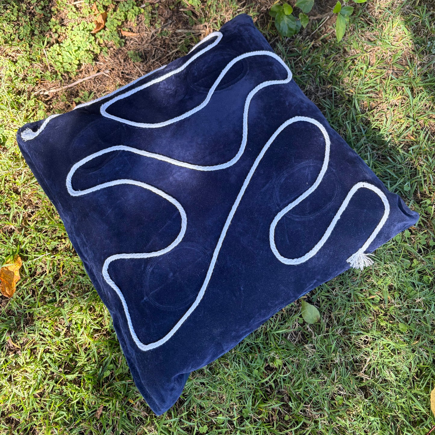 Sustainable Cushion Covers – Handmade from Upcycled Air Mattresses | Eco-Friendly Home Decor