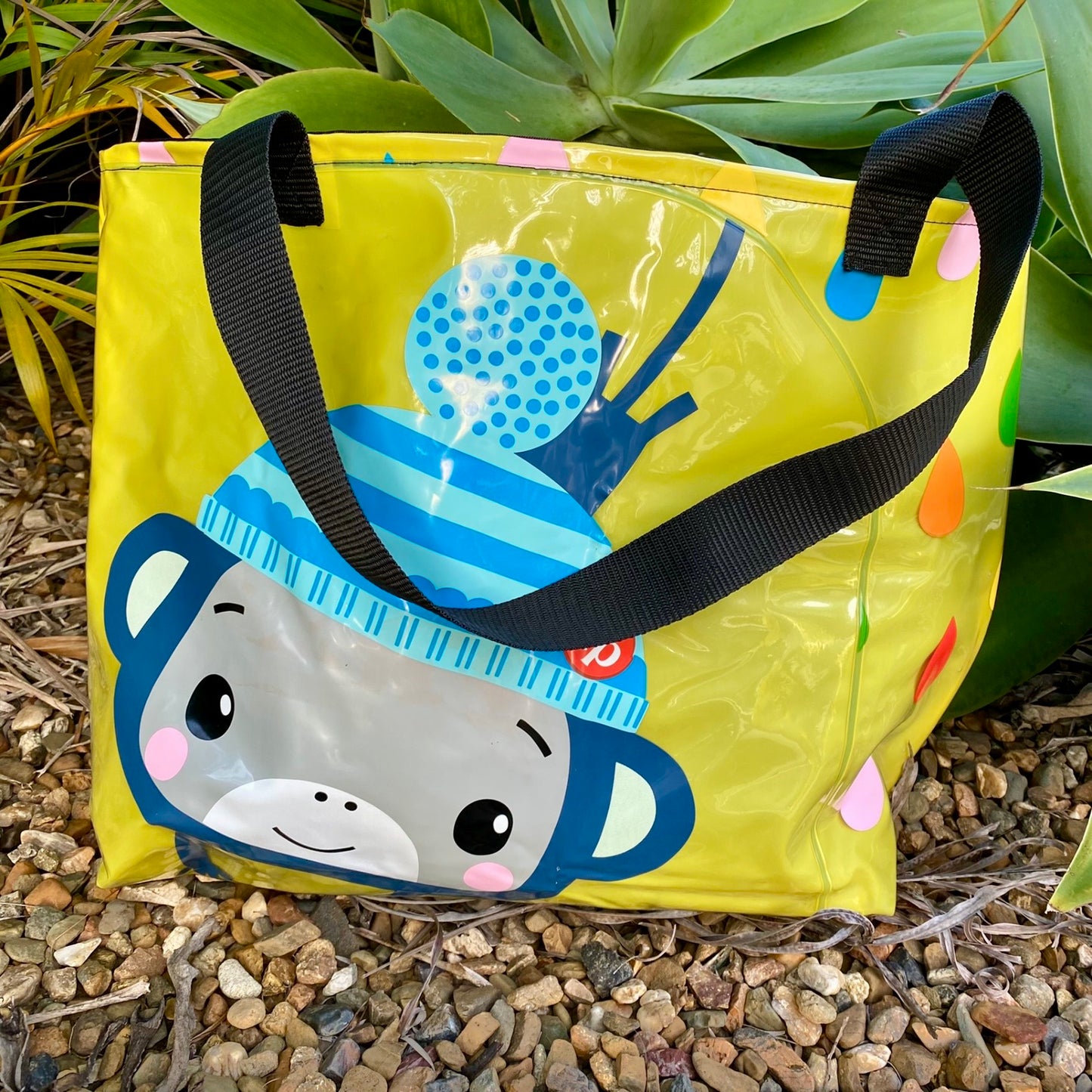 Carry-All Beach Bag Large – Sustainable Tote Made from Upcycled Pool Inflatables