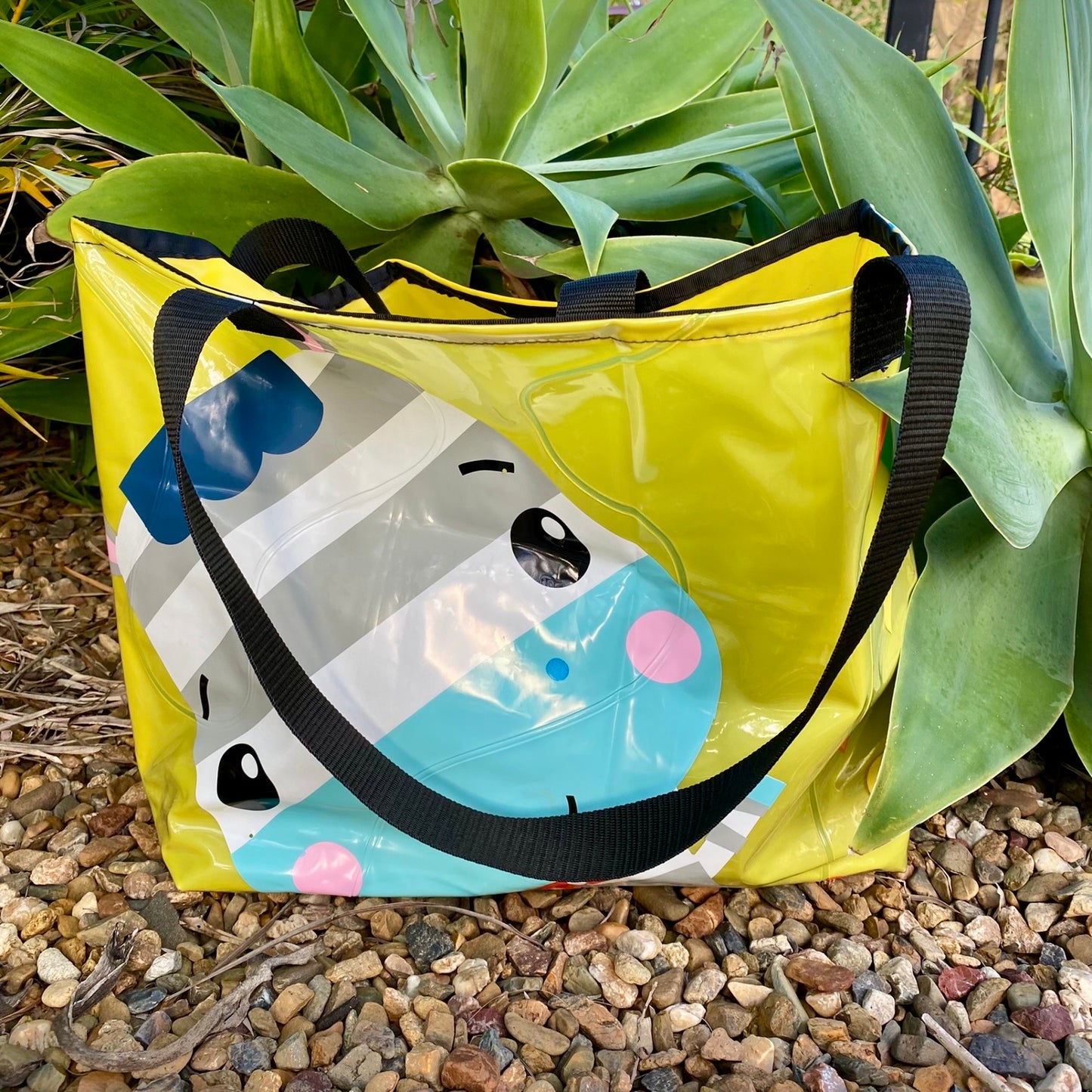 Carry-All Beach Bag Large – Sustainable Tote Made from Upcycled Pool Inflatables