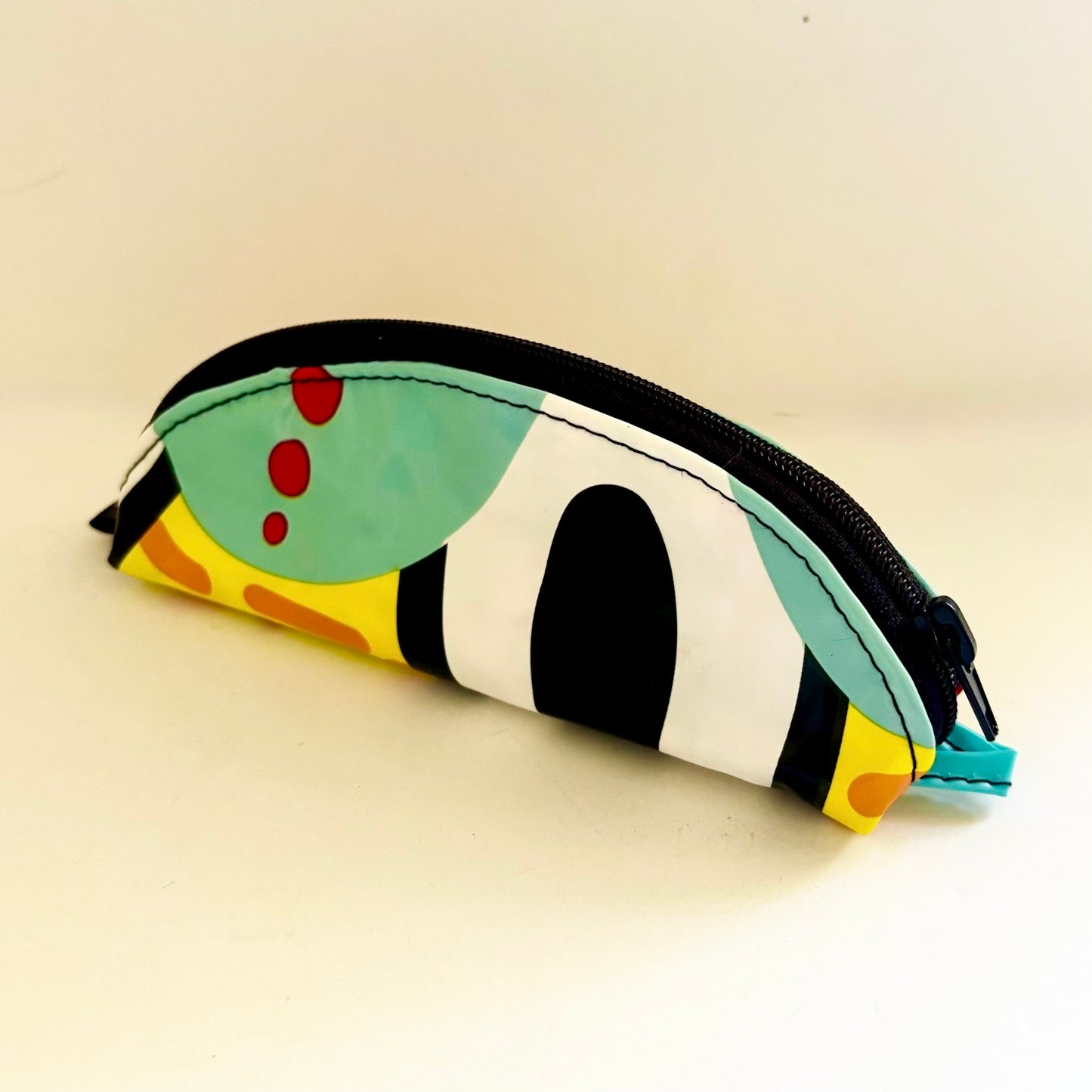 Sustainable Soft Glasses Case – Eco-Friendly Eyewear Case Made from Upcycled Pool Inflatables