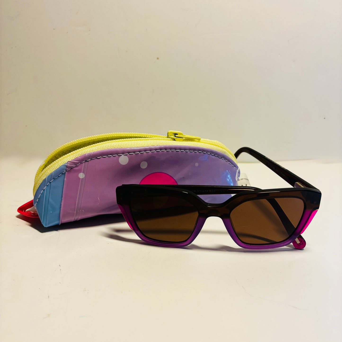 Sustainable Soft Glasses Case – Eco-Friendly Eyewear Case Made from Upcycled Pool Inflatables