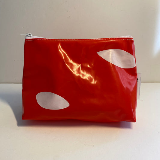 Waterproof vegan Toiletry bag, sustainably made from upcycled plastics, the best eco bag for travel and cosmetics 